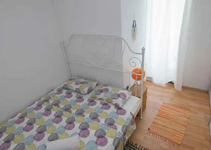 Apartament In 35946 *