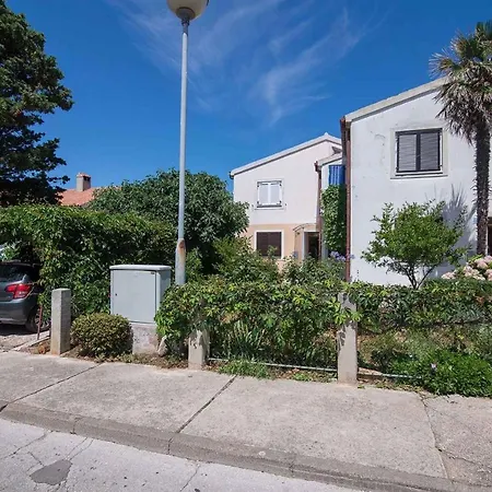 In 35946 Mali Lošinj