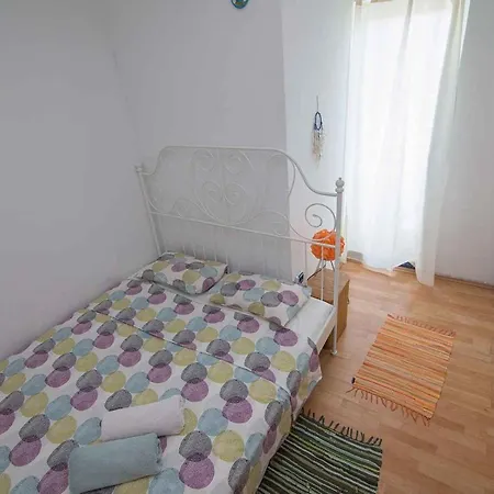 Apartment In 35946 Mali Losinj