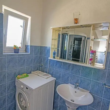 In 35946 * 木洛希尼